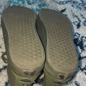 High top vans (olive green mano pack )